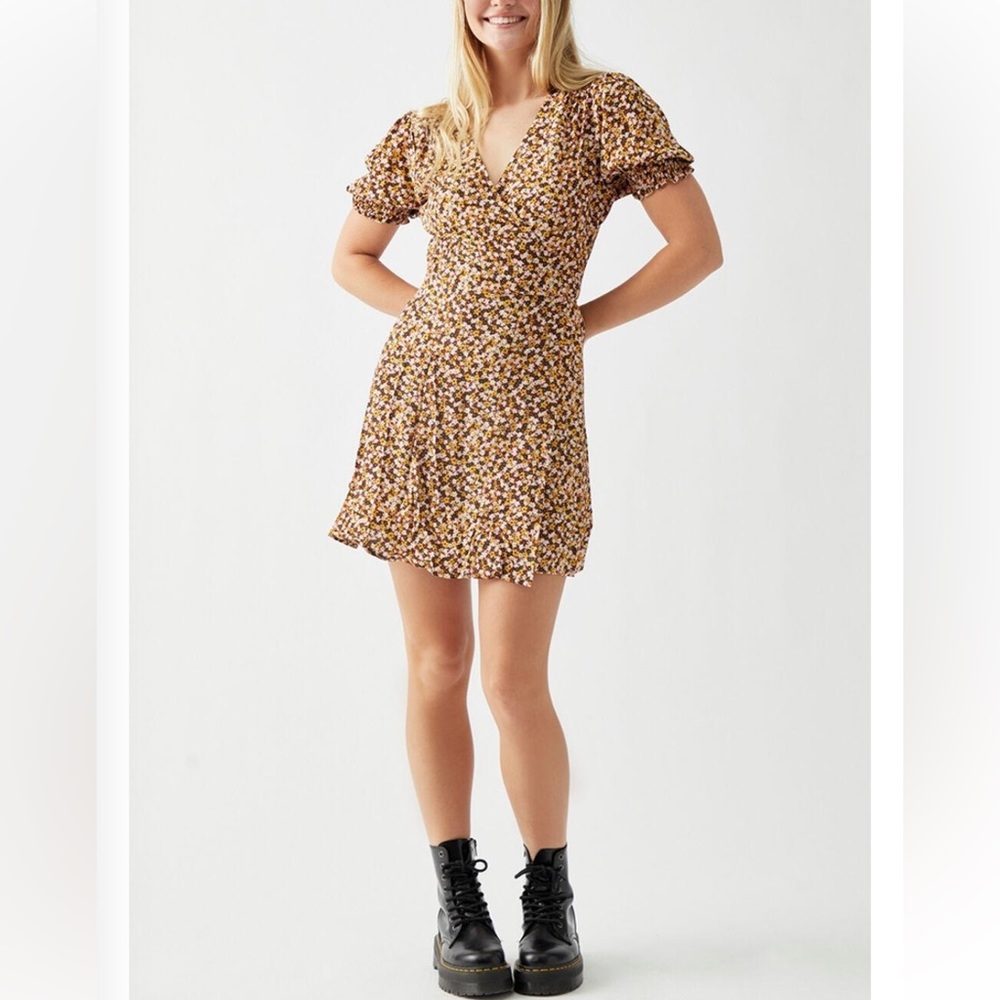 Charlie Holiday - Womens Sofia Wrap Dress - Picture 2 of 11